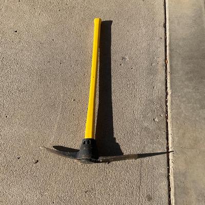 Big yellow pick