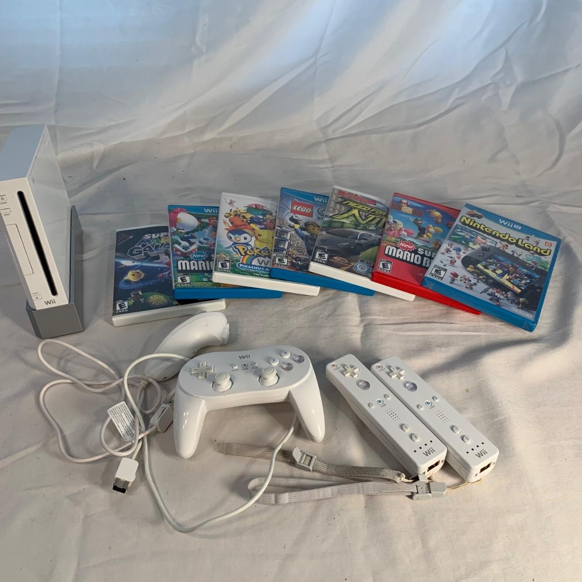 Nintendo Wii Console and Accessories (LR-DG) | EstateSales.org