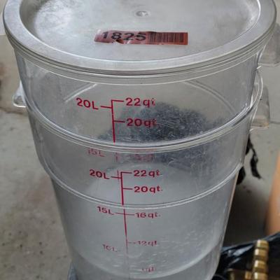 2 -22qt Food Storage & Lid