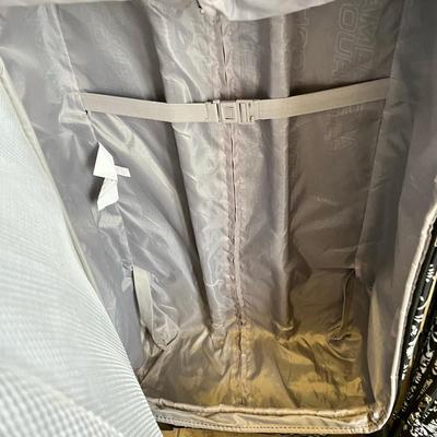 American Tourister Black & White Luggage Set