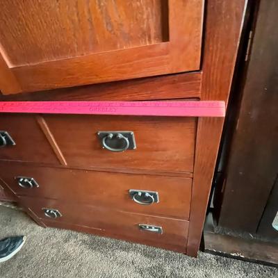 Armoir Mission Style