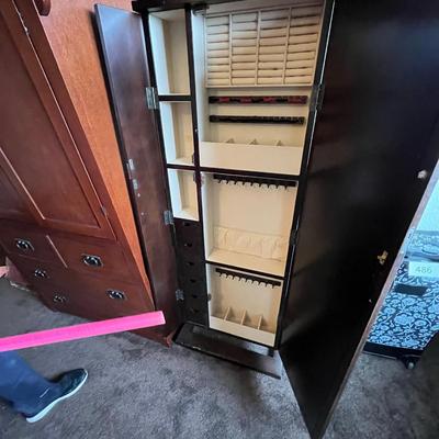 Free Standing dressing mirror /Jewelry Armoir