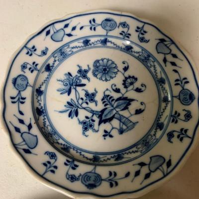 PORCELAIN LOT