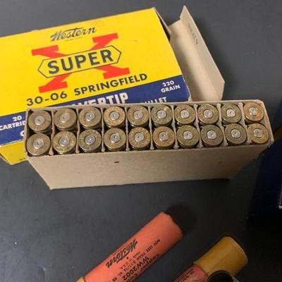 KNIFE AND AMMO LOT