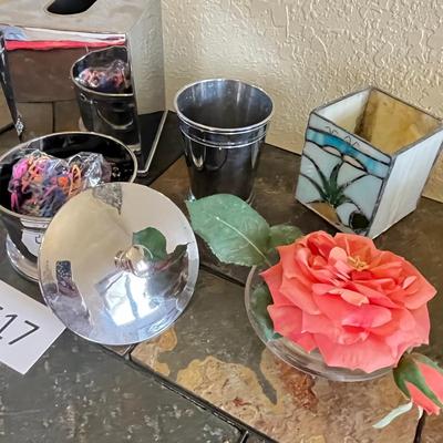 Lot of bathroom decor/ hardware