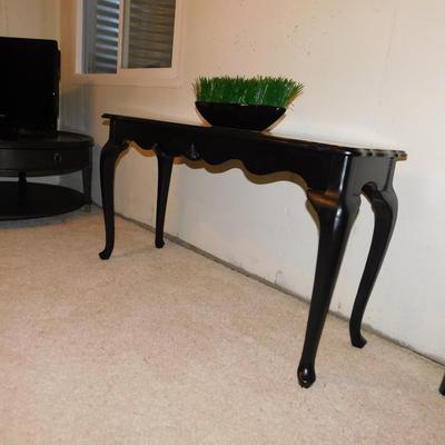SOFA TABLE WITH ACCENT