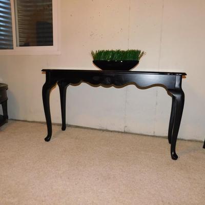SOFA TABLE WITH ACCENT