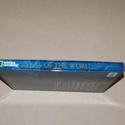 SUPER COOL BOOK! NATIONAL GEOGRAPHIC ATLAS OF THE WORLD
