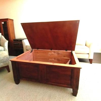 ASHLEY WOODEN CEDER LINED TABLE/TRUNK