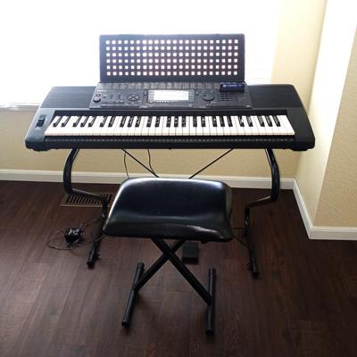 YAMAHA ELECTRIC KEYBOARD ON STAND WITH STOOL