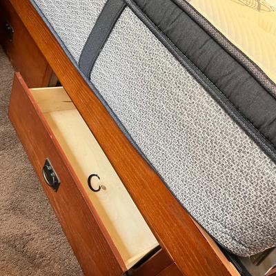 Mission Style Bed w/ Under drawers New mattress