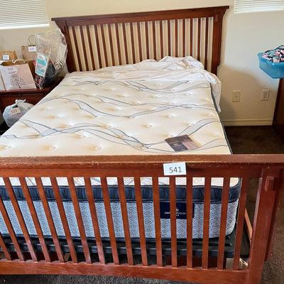 Mission Style Bed w/ Under drawers New mattress