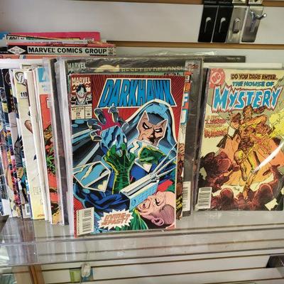 Paper!  Graphic Novels & Magazines