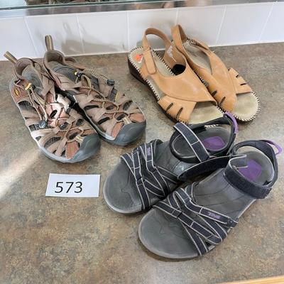 3 pair of sandals