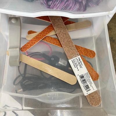 Rubbermade Drawers w/ stuff