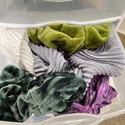 Rubbermade Drawers w/ stuff