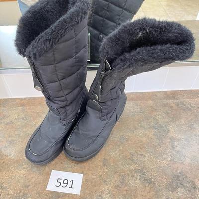 Ladies black boots