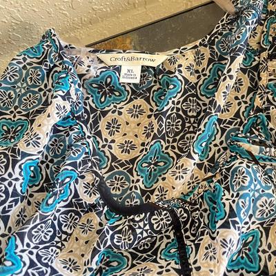 Lot of Women's Hawaiian Shirts