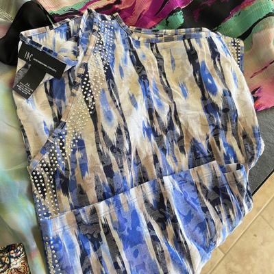Fancy lot of ladies tops