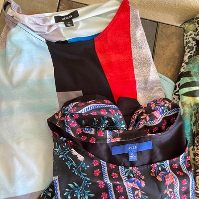 Fancy lot of ladies tops