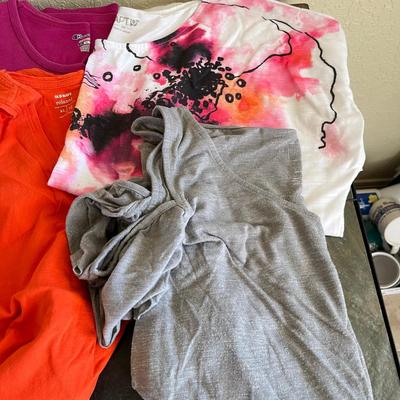 Lot of women's tops
