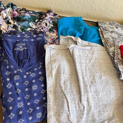 Lot of women's tops