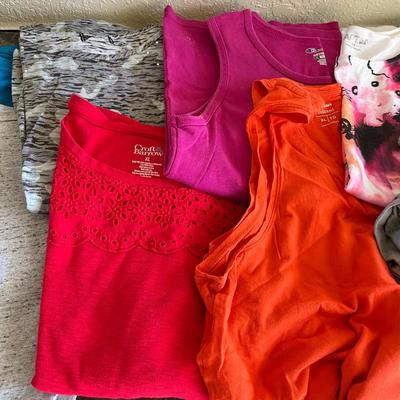 Lot of women's tops