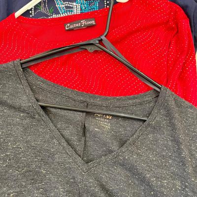 Lot of women's tops