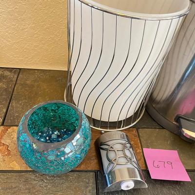 Lot of Bathroom items
