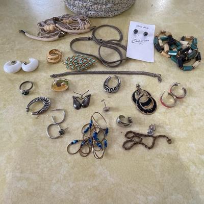 Jewelry grouping - Lot