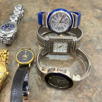 Lot of fashion watches