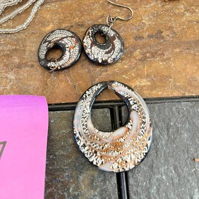 Lot of jewelry