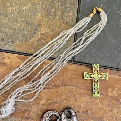 Lot of jewelry