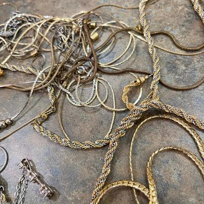 Lot of gold tone chains