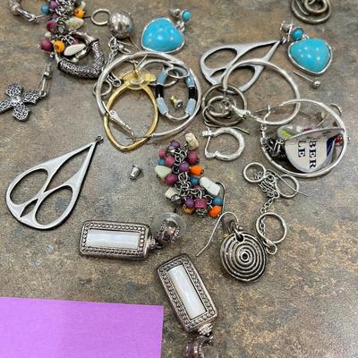 Lot of fashion earrings