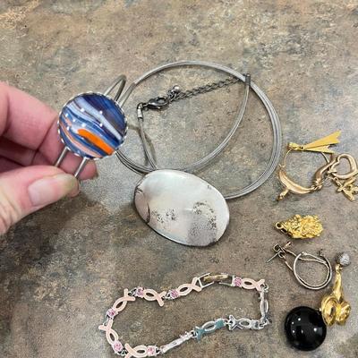 Lot of costume jewelry