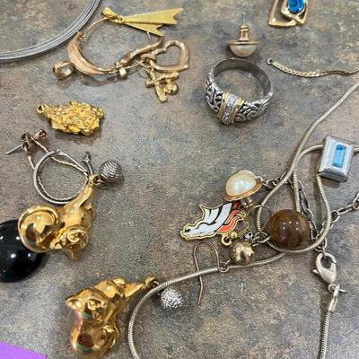 Lot of costume jewelry