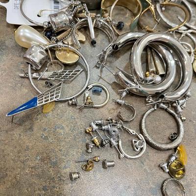 Lot of Earrings