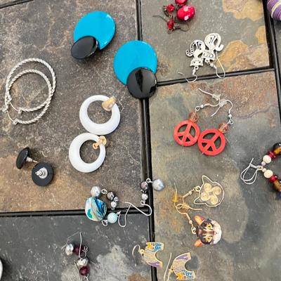 Lot of Earrings