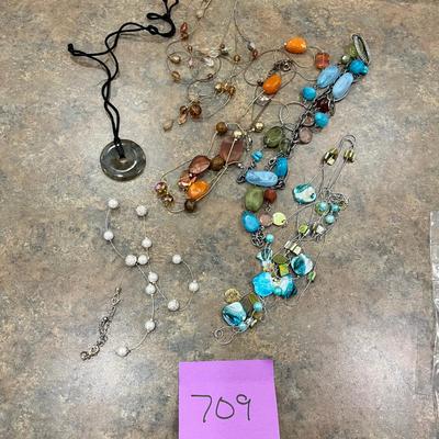 Lot of fashion/ costume necklaces