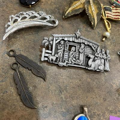 Lot of costume jewelry