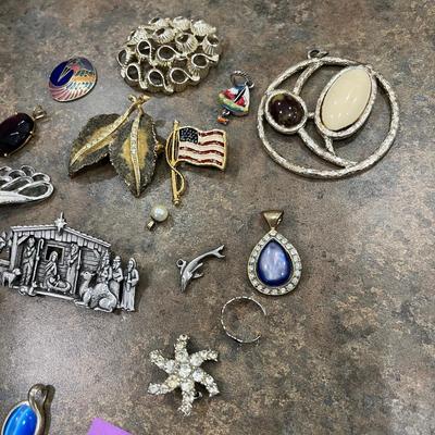 Lot of costume jewelry