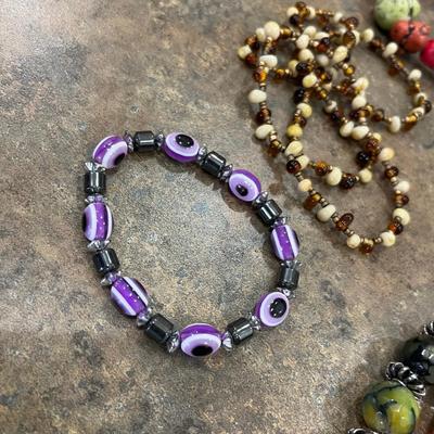 Lot of stretchy bracelets