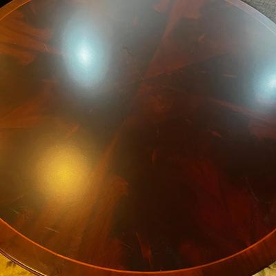 Flame Mahogany Sheridan Style Round Occasional Table 