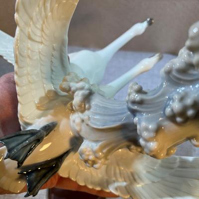 Hutschenreuther Ruther Trumpeter Swan Sculpture 