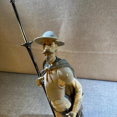 Don Quixote LLADRO Standing UP Figure 