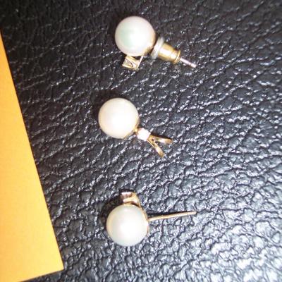 Pearls & Diamond Pendant & Earring Set