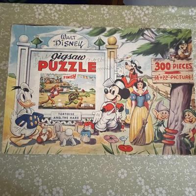 Walt Disney puzzle - The Tortoise and the Hare