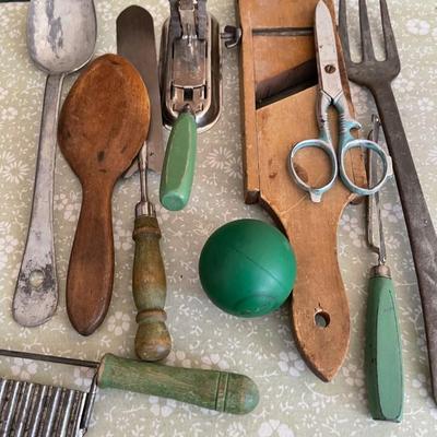 Vintage Kitchen utensil lot