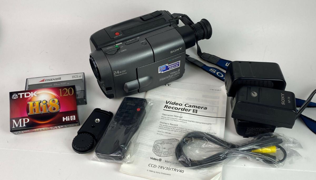 SONY HANDYCAM CAMCORDER CCD-TRV30 video camera & ACCESSORIES |  EstateSales.org